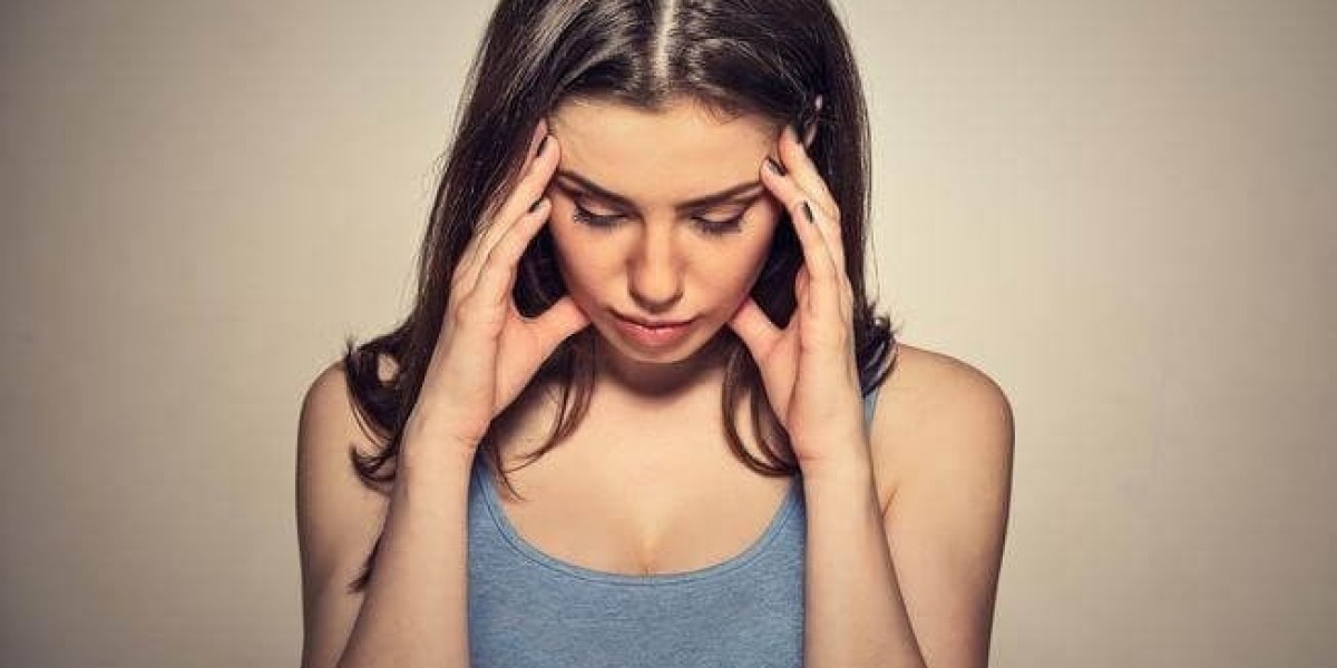 Does Hydration Play a Role in Dark Circles Treatment?