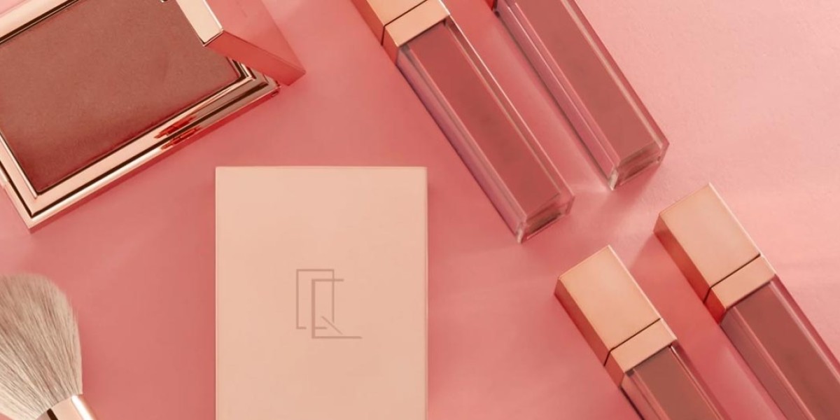 Tips for Creating a Natural Look with an Eyeshadow Palette