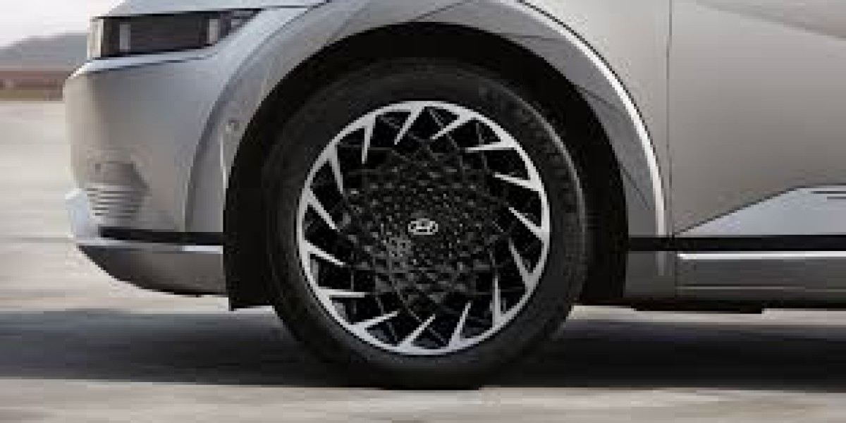 Electric Vehicle Tires Market Dynamics: Key Drivers, Challenges, and Opportunities
