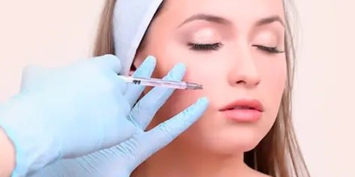 Dermal Fillers Injection in Dubai vs. Plastic Surgery: Which Is Right for You?