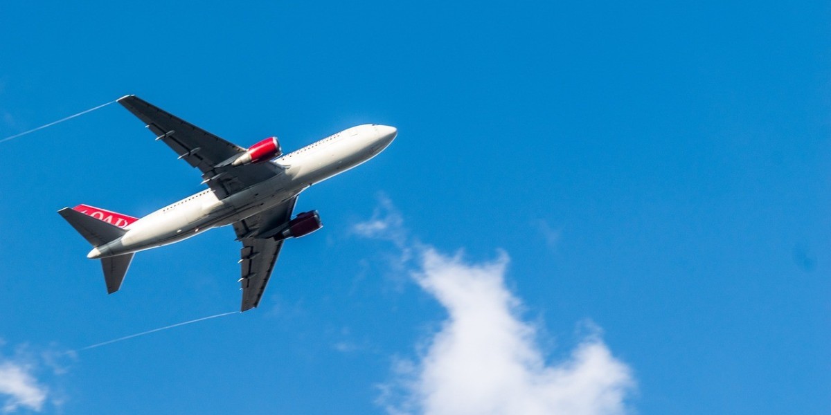 What is the Emirates Group Booking Policy?