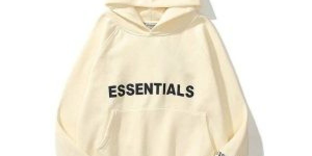 Essentials Hoodie – Understated Look with Strong Impact