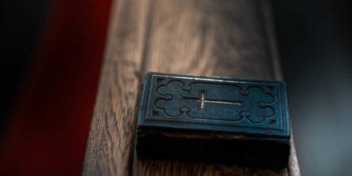 What Role Does Praise Play in Psalms?