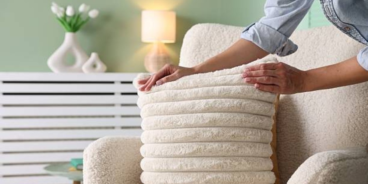 Square Fleece Blanket – The Soft Utility You Didn’t Know You Needed