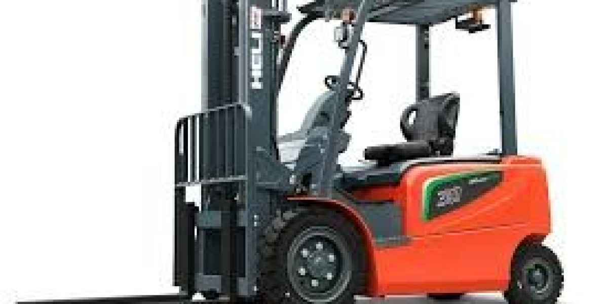 Key Drivers and Challenges Shaping the Global Forklift Market Growth and Forecast Report 2032