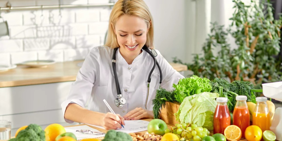 How Nutritionist & Dietitian Customize Plans for Busy Schedules