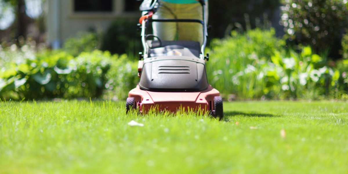 Powered Lawn Mowers Market to Achieve USD 4,032.4 million by 2035