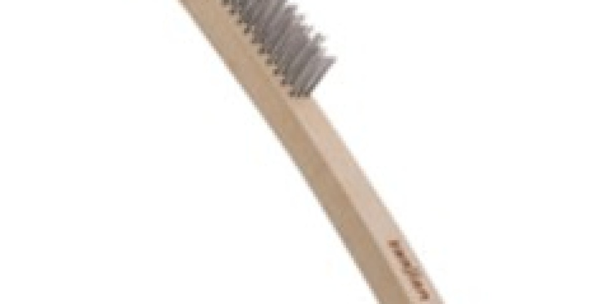 Why a Steel Wire Brush is a Handy Cleaning Tool