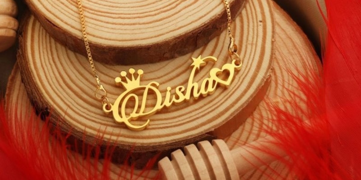 Customized Gold Necklace with Name Online – Your Moment to Shine