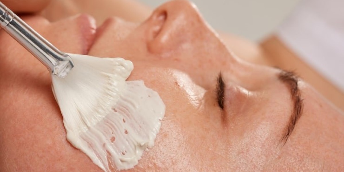 Is Glycolic Acid Peel Effective for Mature Skin?