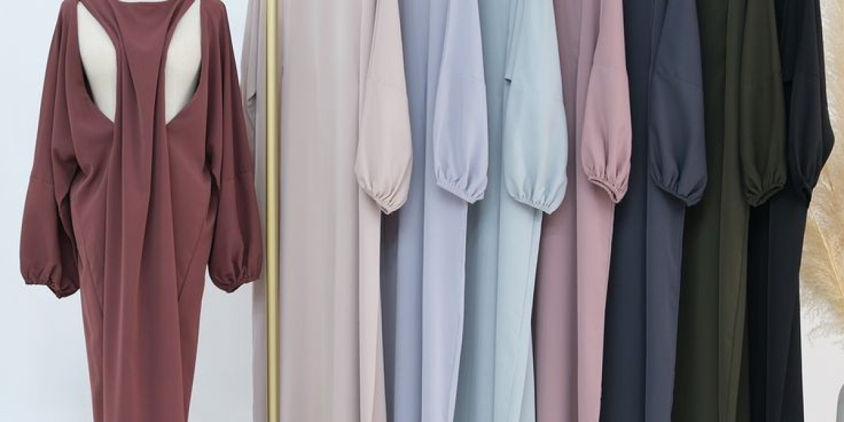 Dubai Women Abaya Fashion – Trendy, Modest & Budget-Friendly