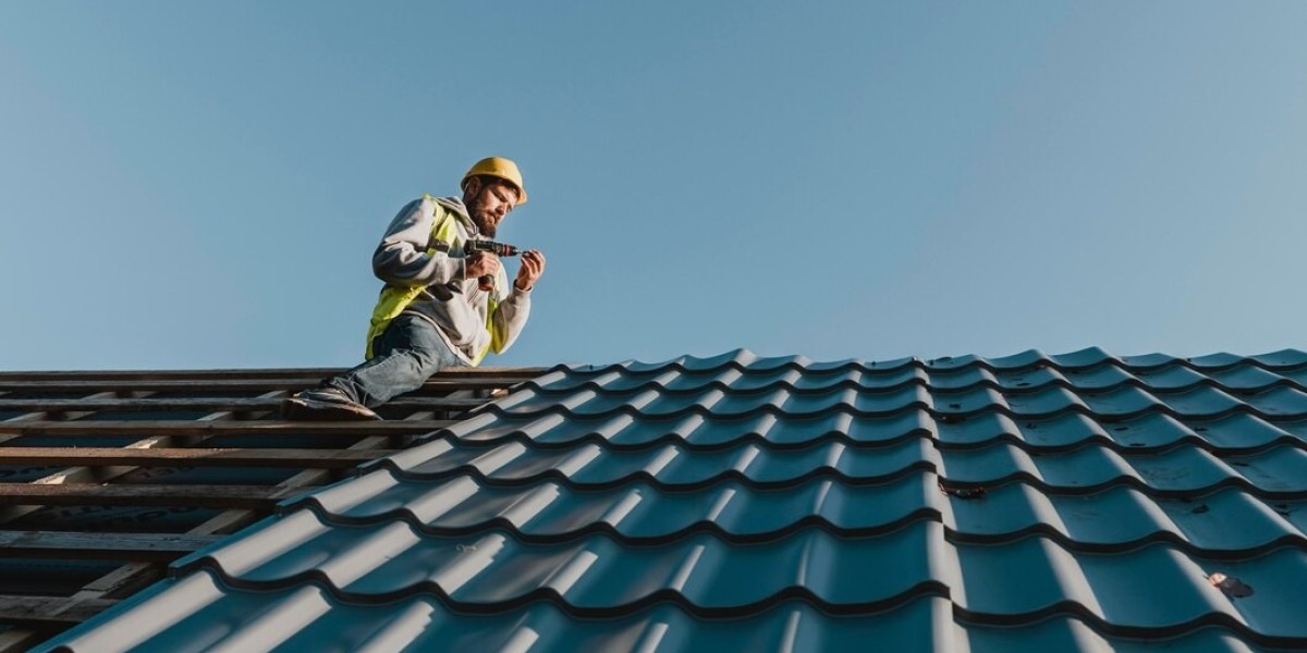 The Benefits of Working with a Local Roofing Company in Parkland