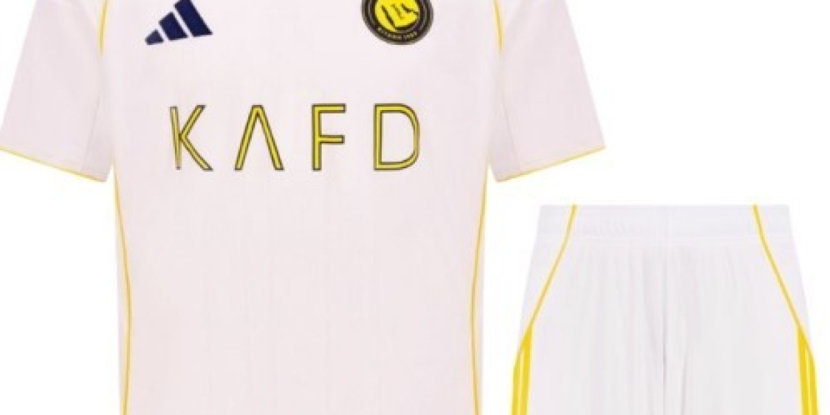 طقم نادي النصر من Sport Touch – امتلك الفخر قبل نفاد الكمية