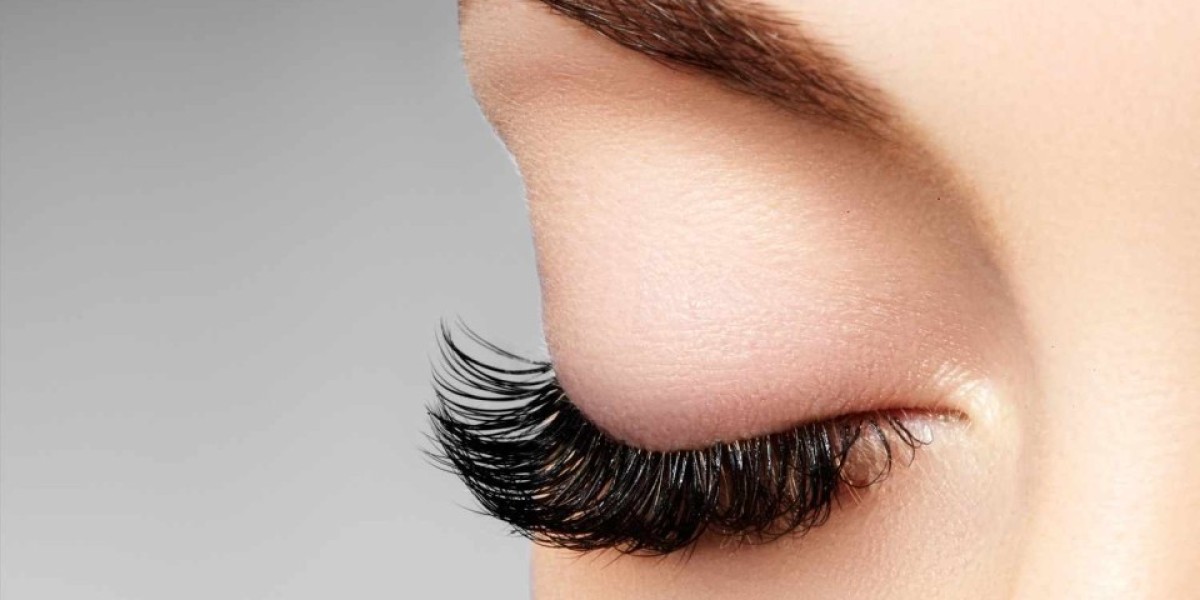 How to Choose the Right Lash Extension Style in Islamabad