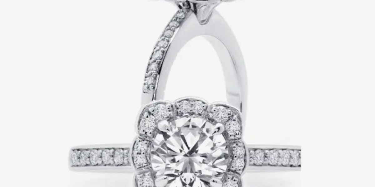 Why Jewellery Stores Are the Best Place to Buy Engagement Rings