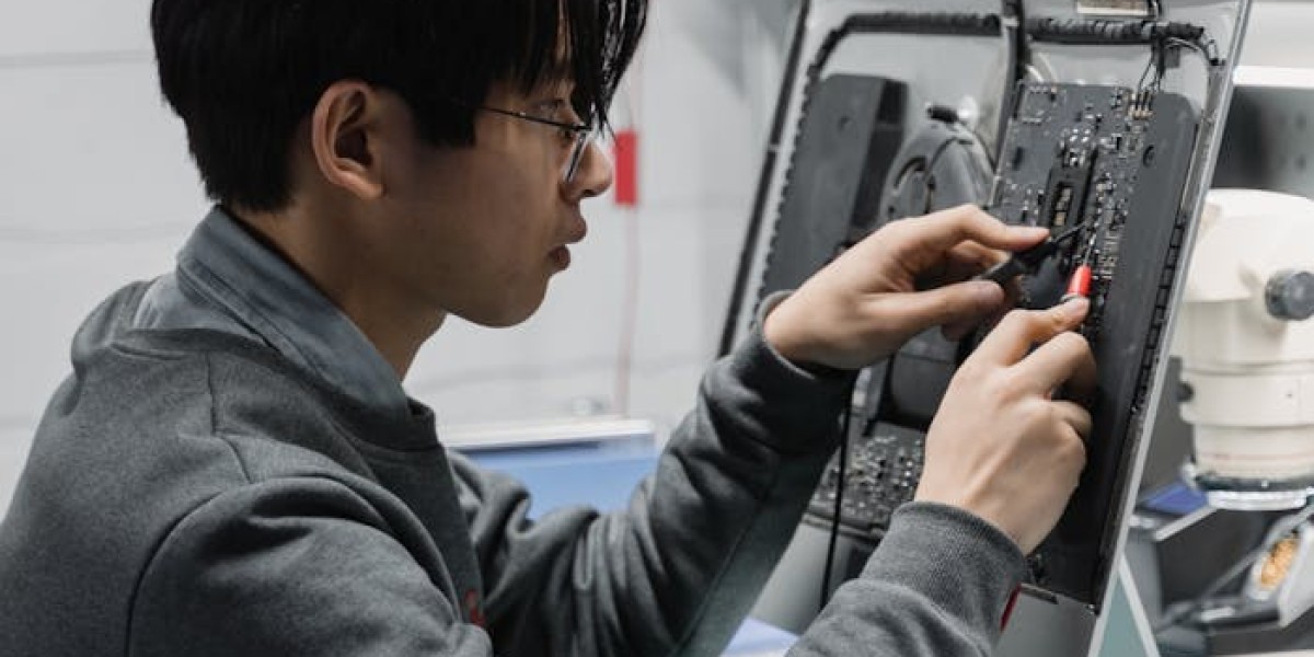 Computer Hardware Repair – Repairoo’s Speed Meets Precision