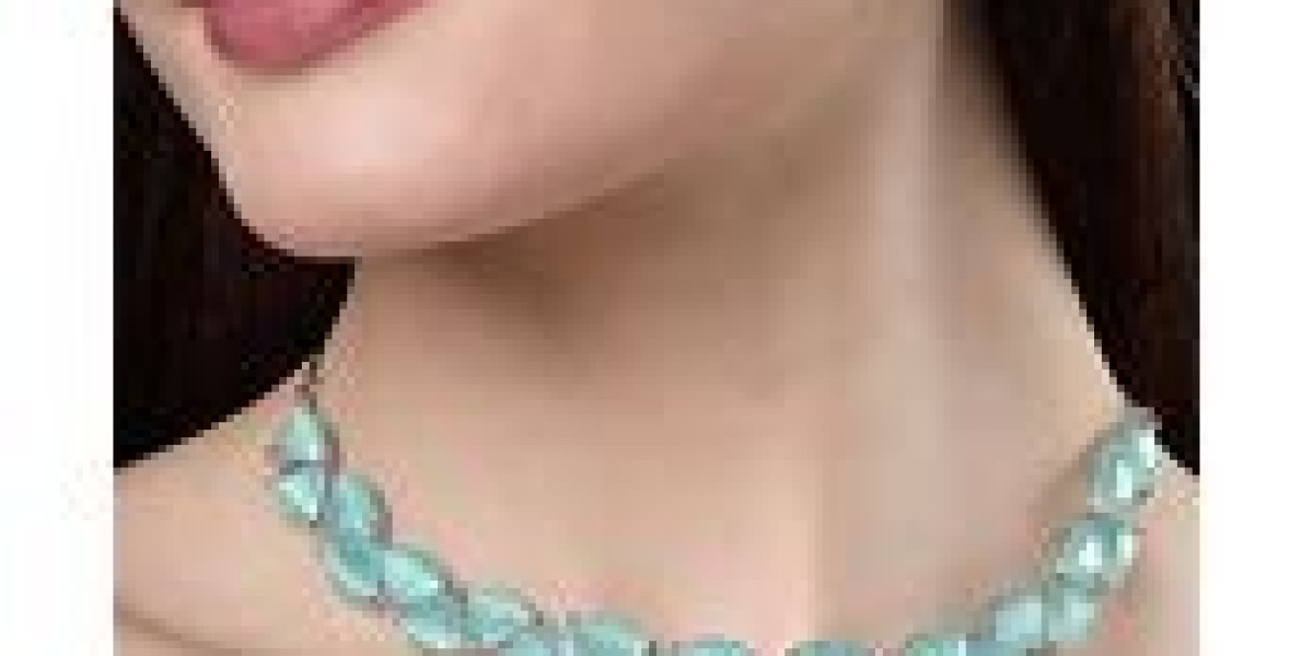 The Allure of Jewelry in the Digital Era: From Tradition to Trend