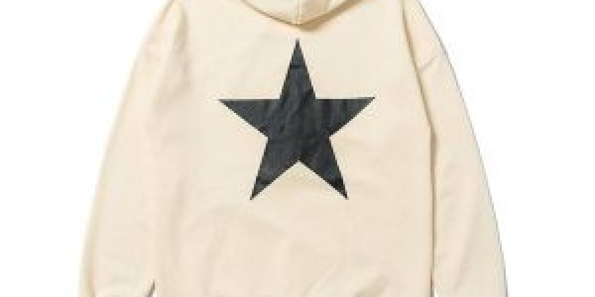 Essentials Hoodie – Minimalist Look with Maximum Comfort