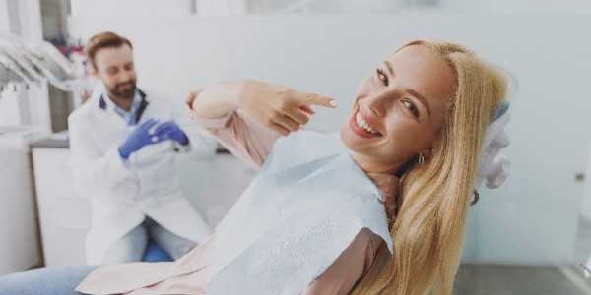 Teeth Whitening for Men: Why It’s Becoming More Popular