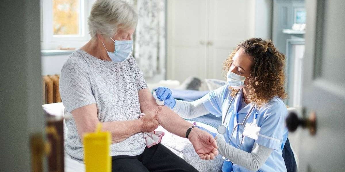 Tips to Support Loved Ones During Alzheimer’s Treatment