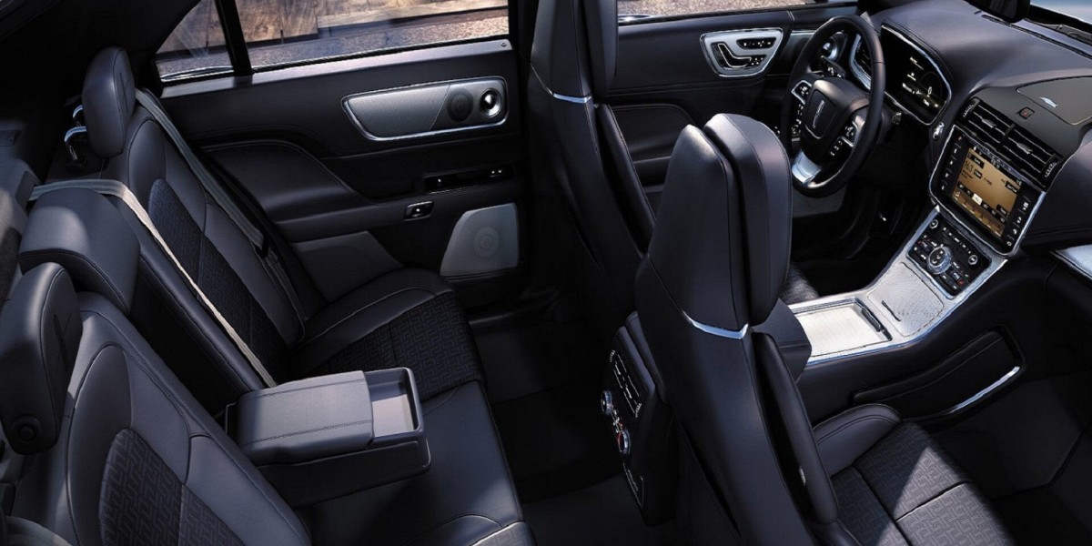 Laguardia Airport Transfers To JFK – Ride Smart with Famous Drive