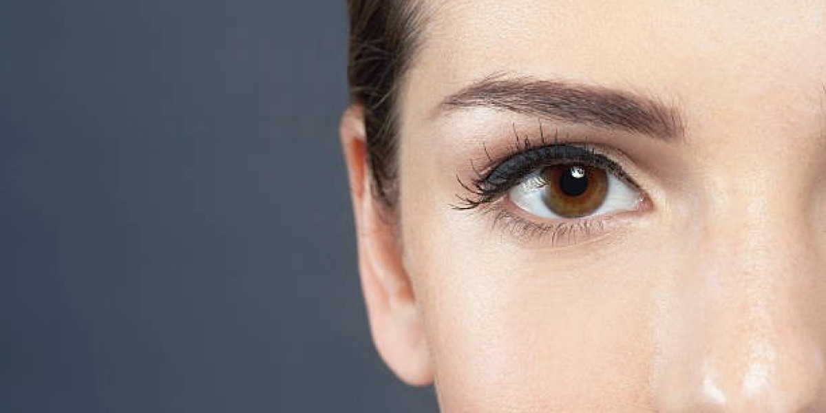 Eyelid Rejuvenation for Men in Riyadh: Restore a Stronger Look