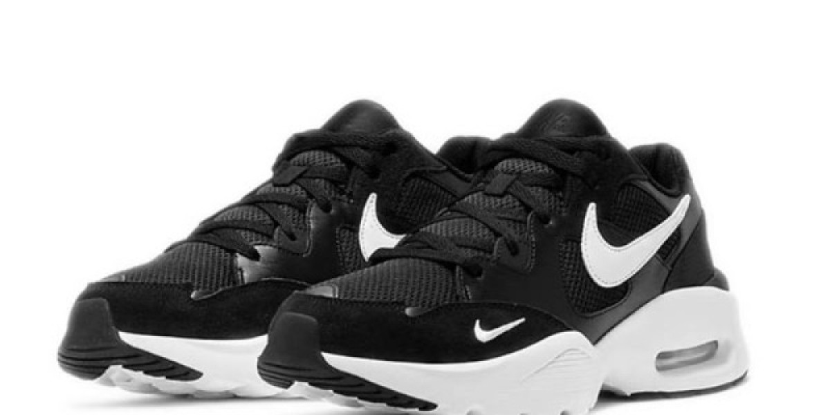 Nike球鞋時尚與舒適兼具