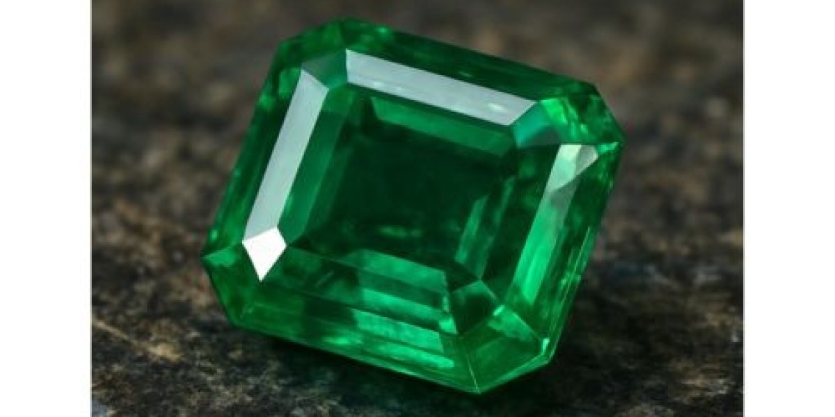 How to Choose the Right Emerald Gemstone Online