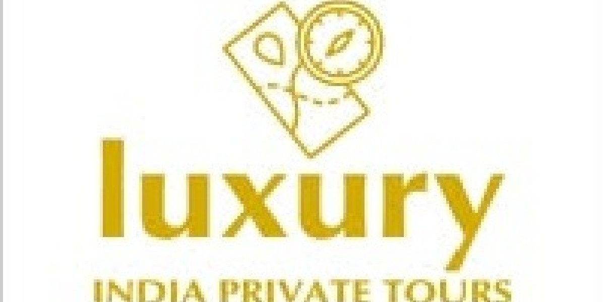 Discover India’s Grandeur Through Exclusive Luxury and Group Tours