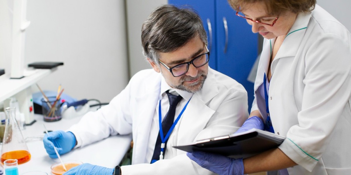 Why Todays Young Minds Are Choosing Paramedical Over Traditional Degrees