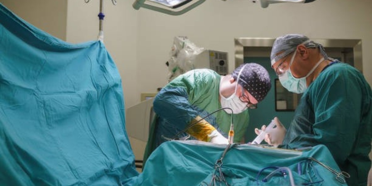 The Role of Advanced Surgical Technology in Riyadh Plastic Surgery Clinics