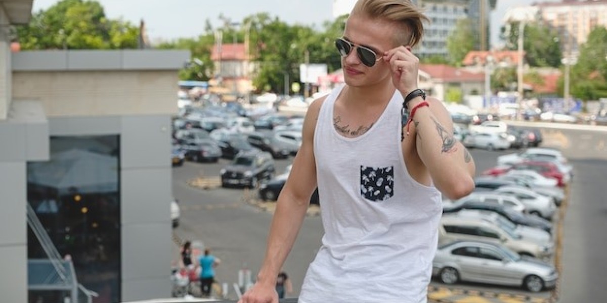 Men’s Graphic Tops: Fashion Trends You Can’t Miss