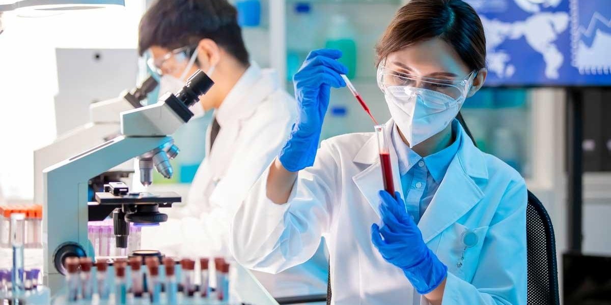 How to Choose the Right Paramedical Course After 10th/12th – A Student’s Guide