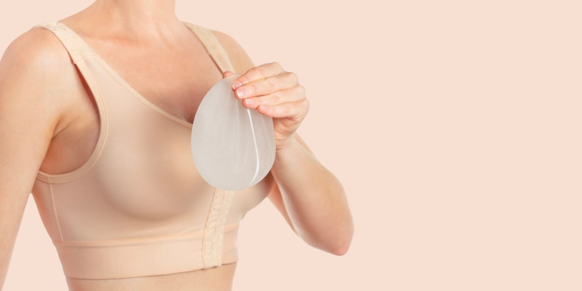 Common Risks of Breast Augmentation in Islamabad and How to Avoid Them