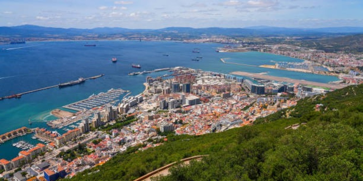 The Most and Least Crowded Beaches to Visit in the Schengen Area