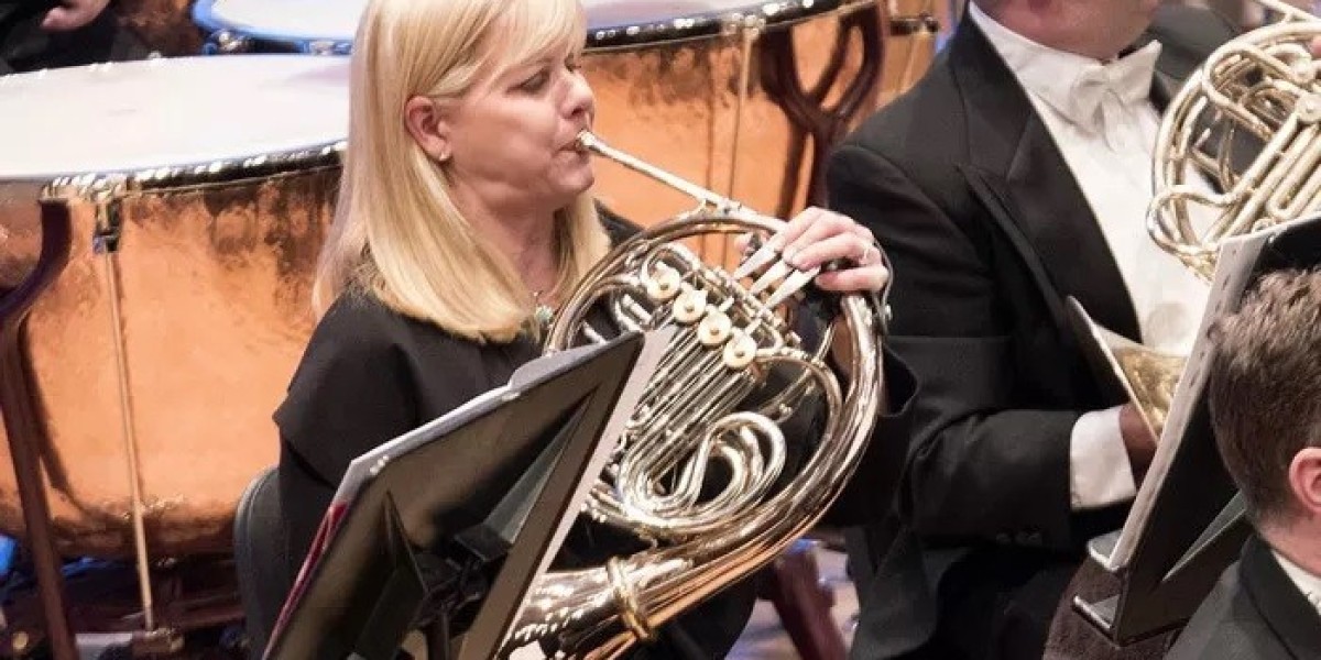 Why the French Horn Was Originally Played Using the Left Hand? A Full Exploration