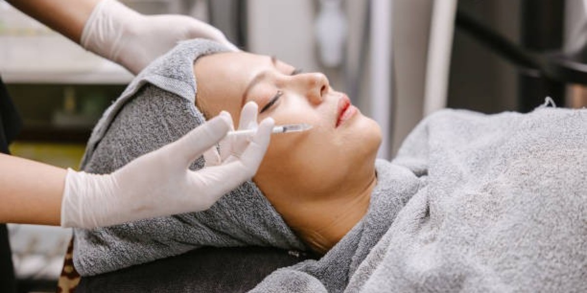 How Glutathione Injection in Dubai Helps Combat Skin Aging