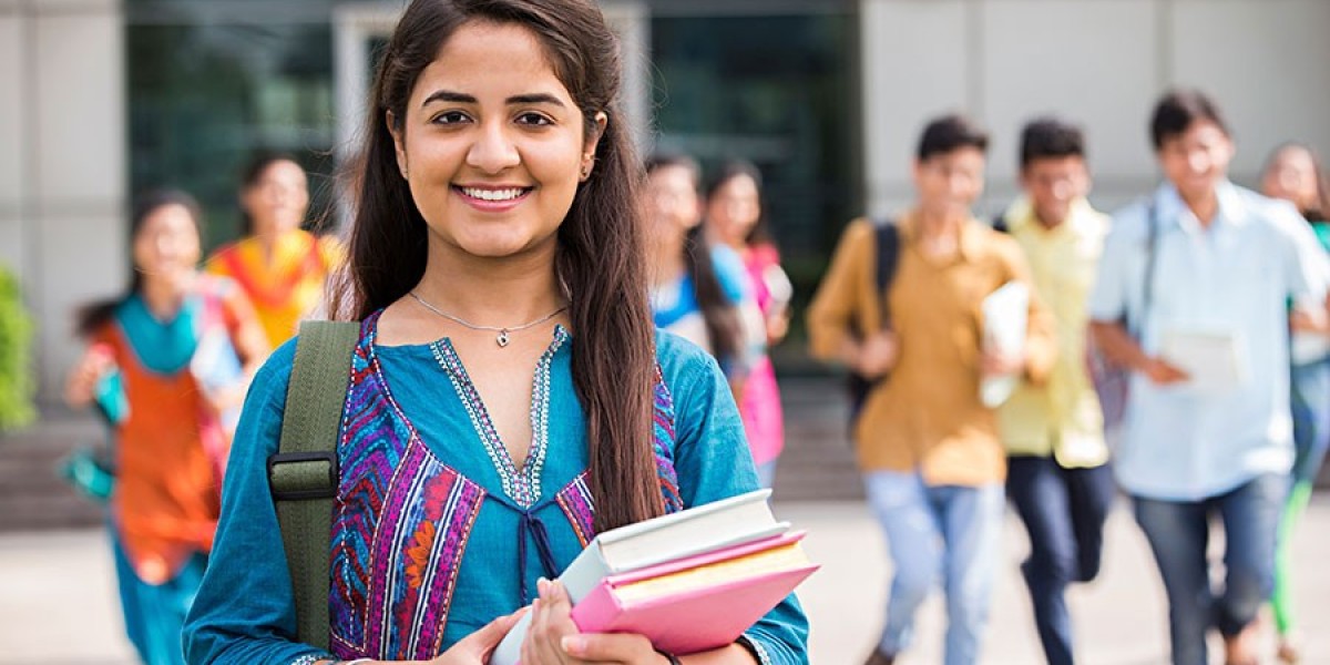 Want Science, Commerce or Arts? Compare Courses Today