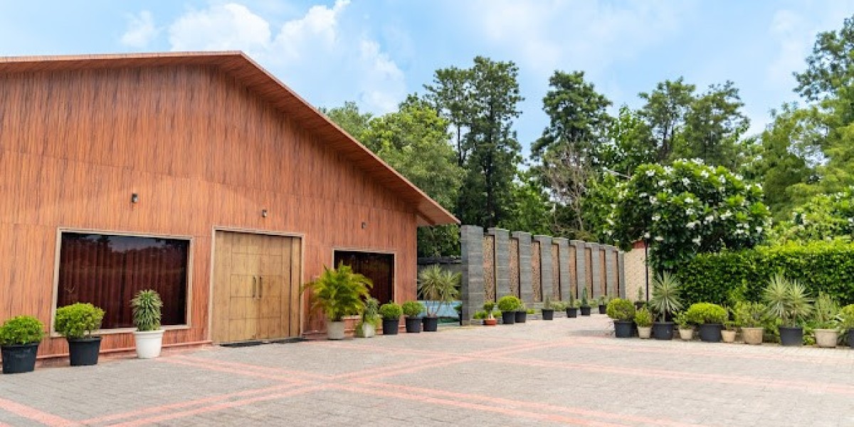 Experience Elegance and Comfort at the Best Luxury Farmhouse in Delhi