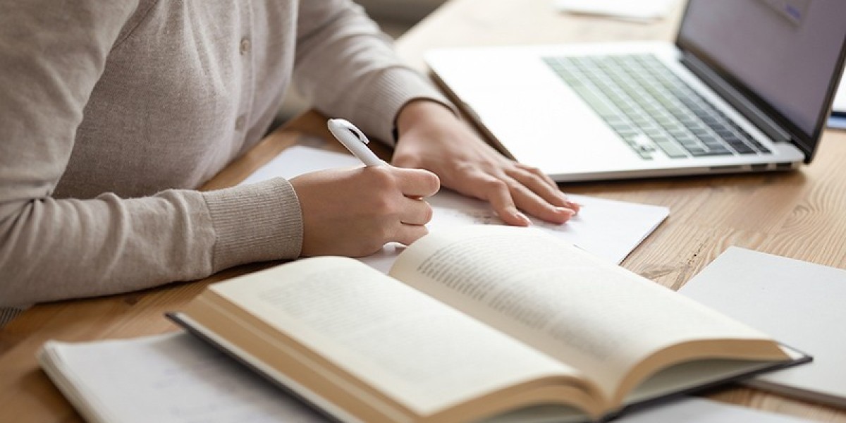 How to Choose the Right Ebook Writing Services for Your Niche