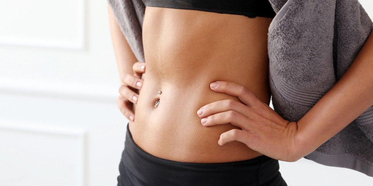 Is a Tummy Tuck in Riyadh Safe During Summer?
