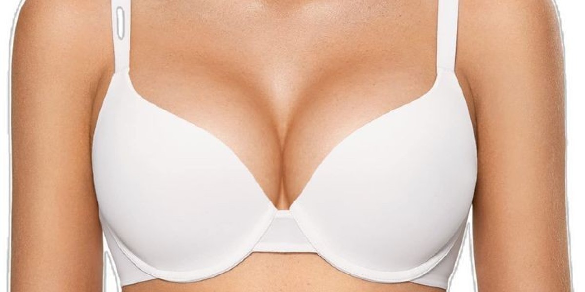 Breast Augmentation Surgery in Riyadh: Choosing Between Implants and Fat Transfer