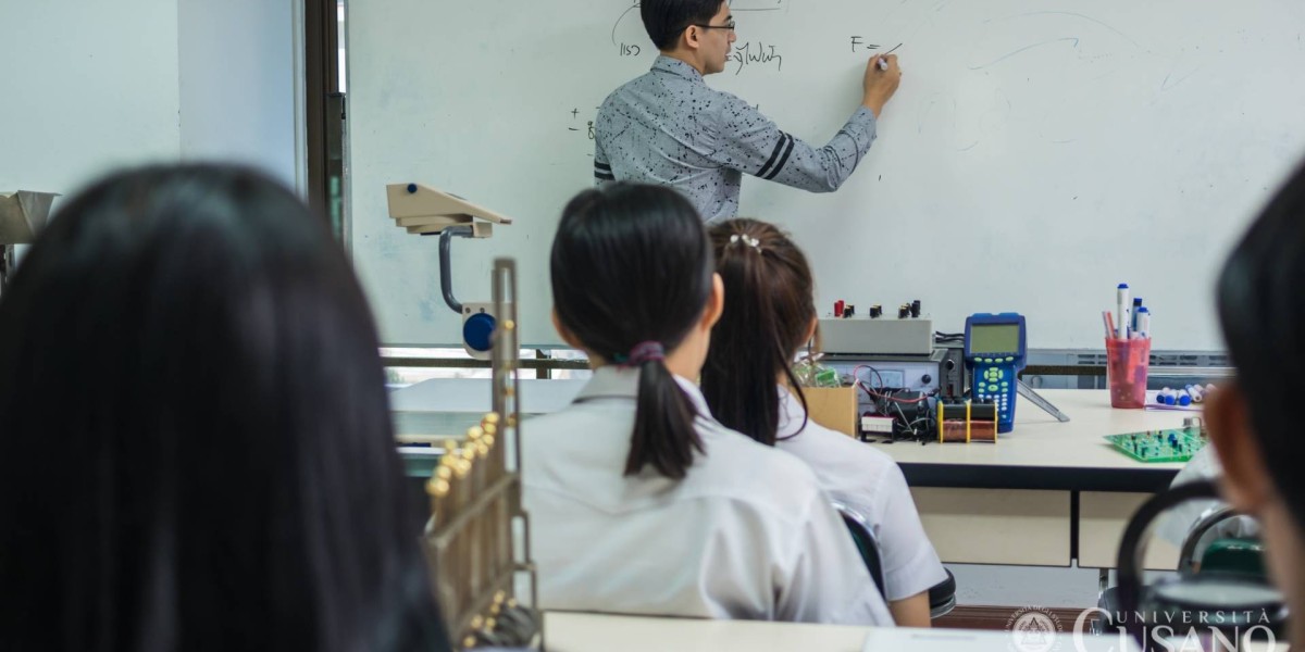 Why Students Struggle in Physics and How a Physics Tuition Centre Can Help