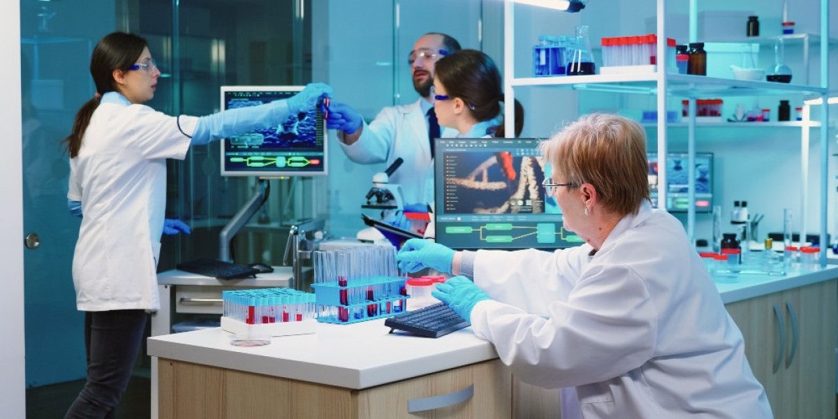 The Essential Guide to Lab Technician Courses and Careers