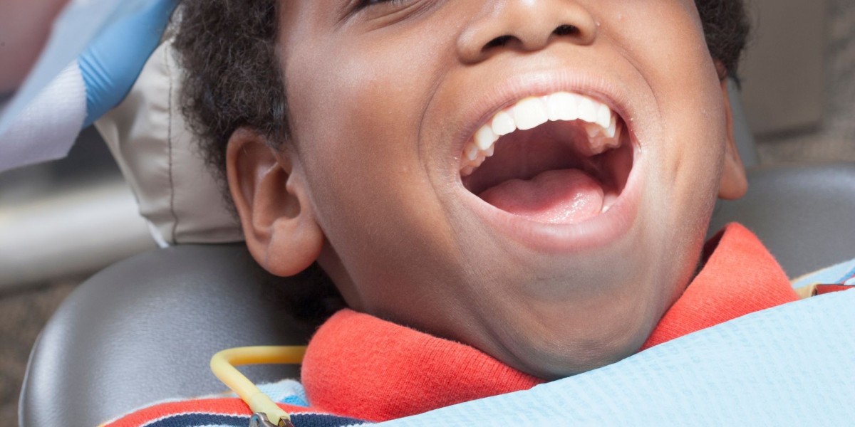 Top Reasons Why Visiting a Dental Hygienist in the UK Can Prevent Serious Oral Health Issues