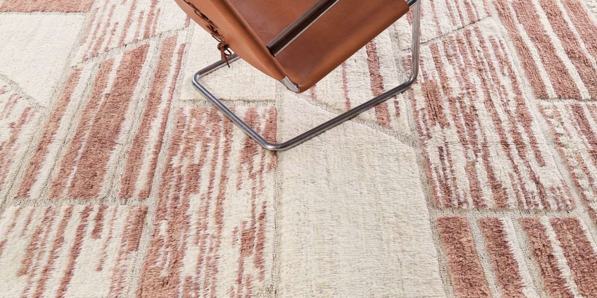A Guide to Choosing the Right Mid Century Modern Area Rug Size