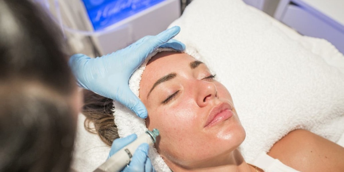 Can Hydrafacial treat uneven skin tone in Dubai?