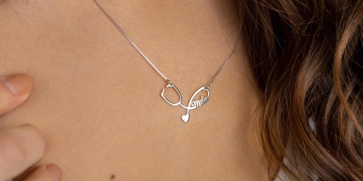 Premium personalised name necklace in India – JewelWyn’s Timeless Elegance