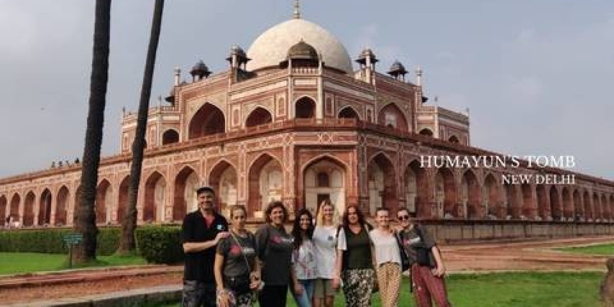 Discover India’s Beauty with Tailored Tours by Hello India Tour