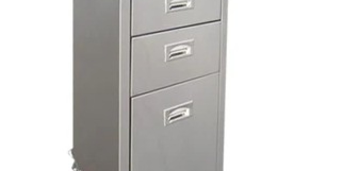 Upgrade Your Cleanroom with Durable 316 Stainless Steel Benches from Superlift